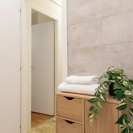 Apartment House Of Vatican Con Netflix E Ac