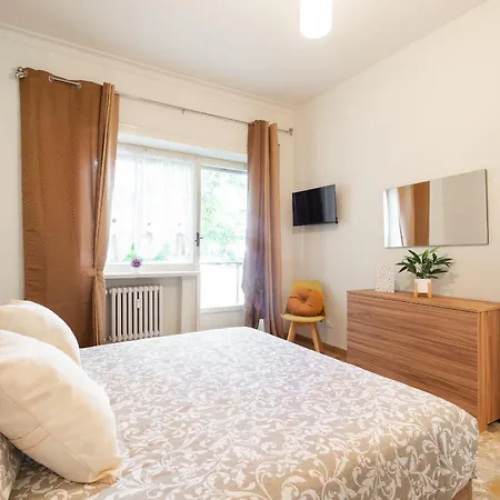House Of Vatican Con Netflix E Ac Apartment